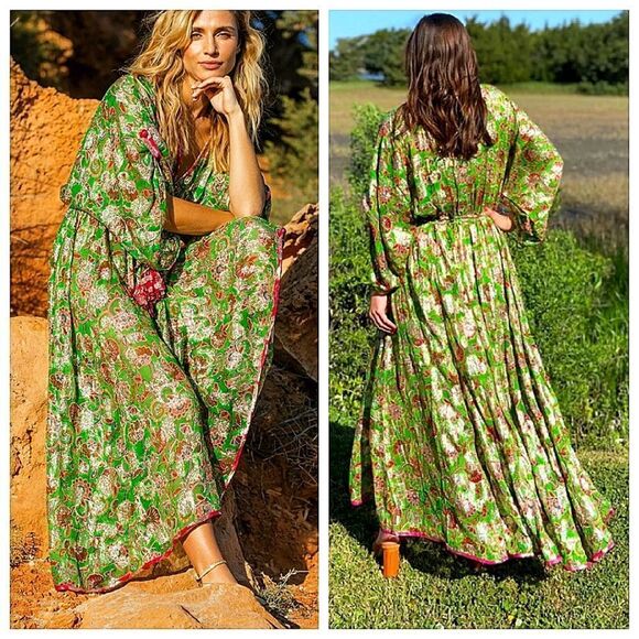 Miss June Paris RARE Women's Green V Neck Rayon Majesty Dress Os